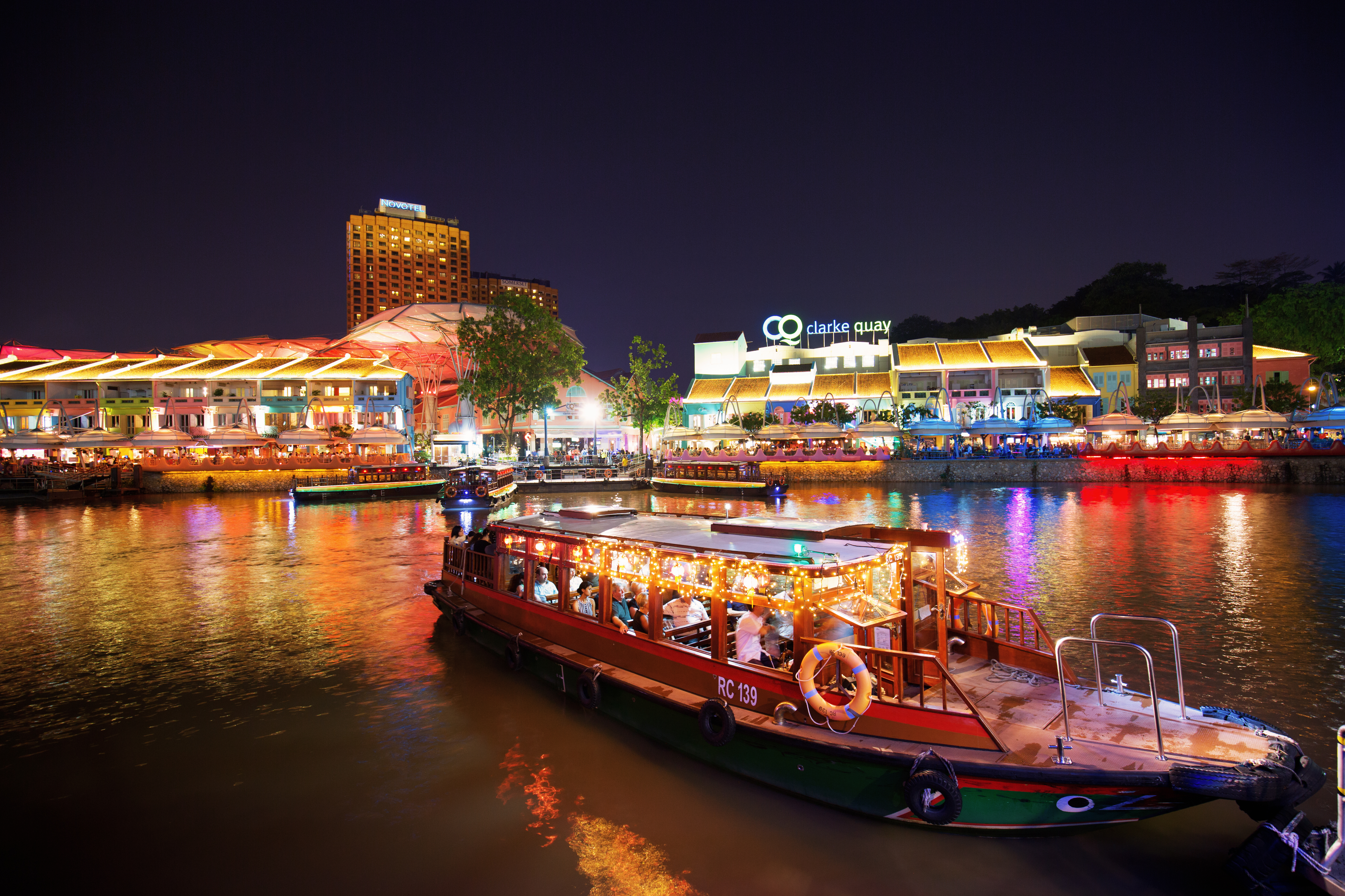 Bumboat ride along the Singapore river