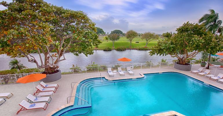 Sheraton Miami Pool Deck and Golf Course