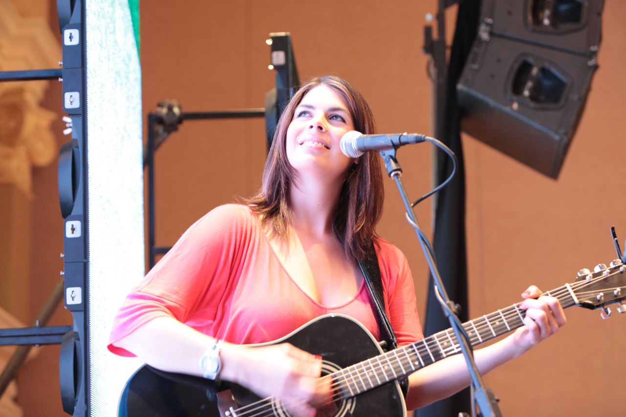 Kidbilly Music guitarist Lauren Lucas helped to set Aspire attendees’ lyrics to music. Photo By: Tammy Gentuso